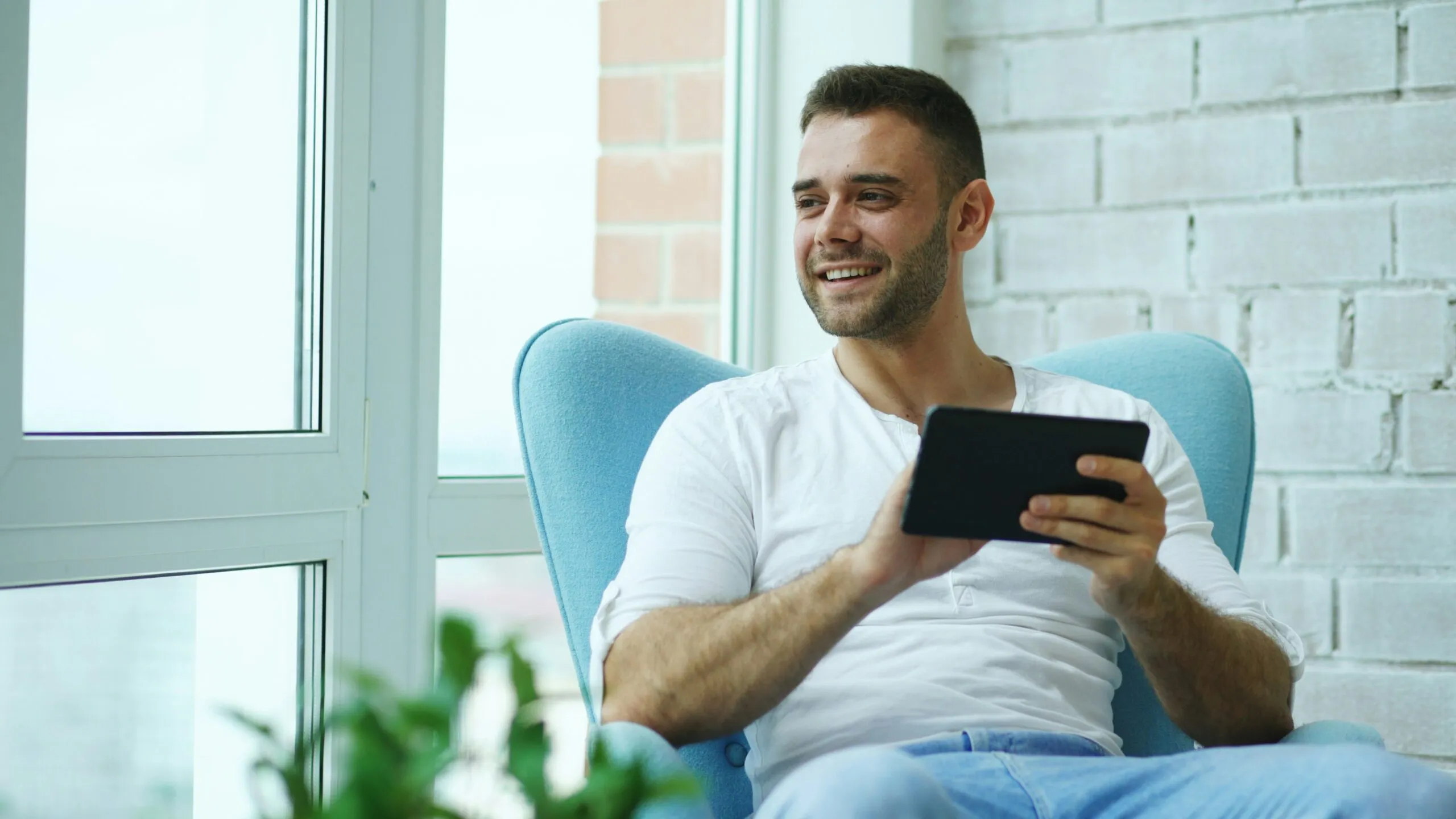 Smart Home: System profesjonalny vs hobbistyczny